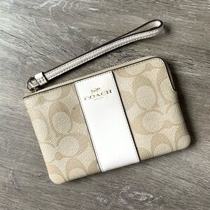COACH✨Signature & Ivory Leather Stripe Wristlet